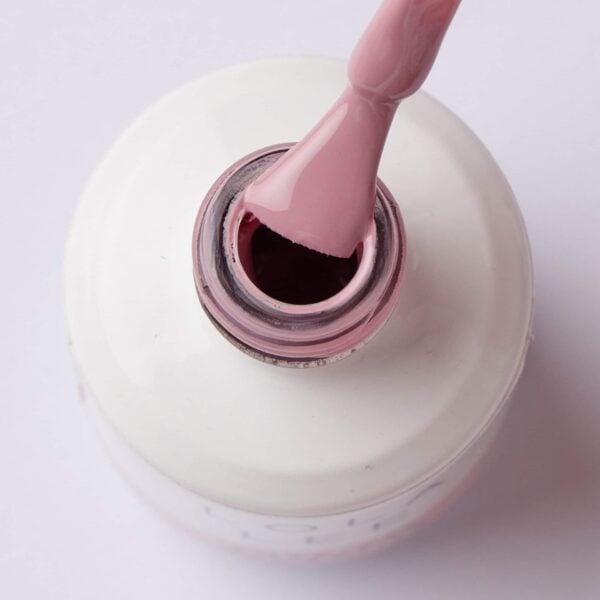 Image of a the brush and bottle of Lola Lee GP059 gel polish